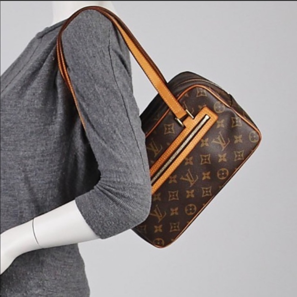 SOLD!!!!❤️authentic lv - Picture 2 of 15